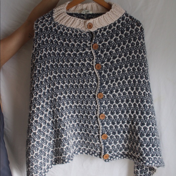 Knit Poncho - Picture 4 of 5